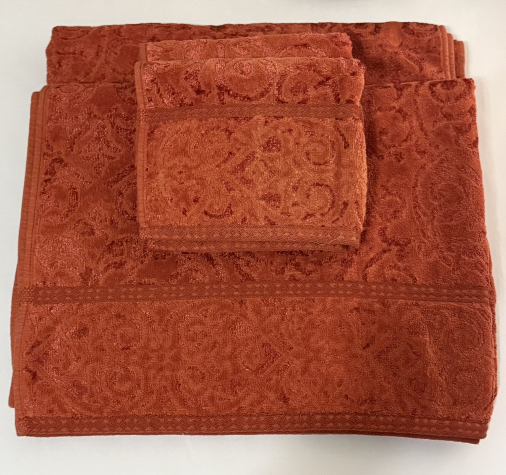 4 QTY Yves Delorme Paris Terracotta Velour Scroll Towel Set 2 Bath/2 Hand Towels